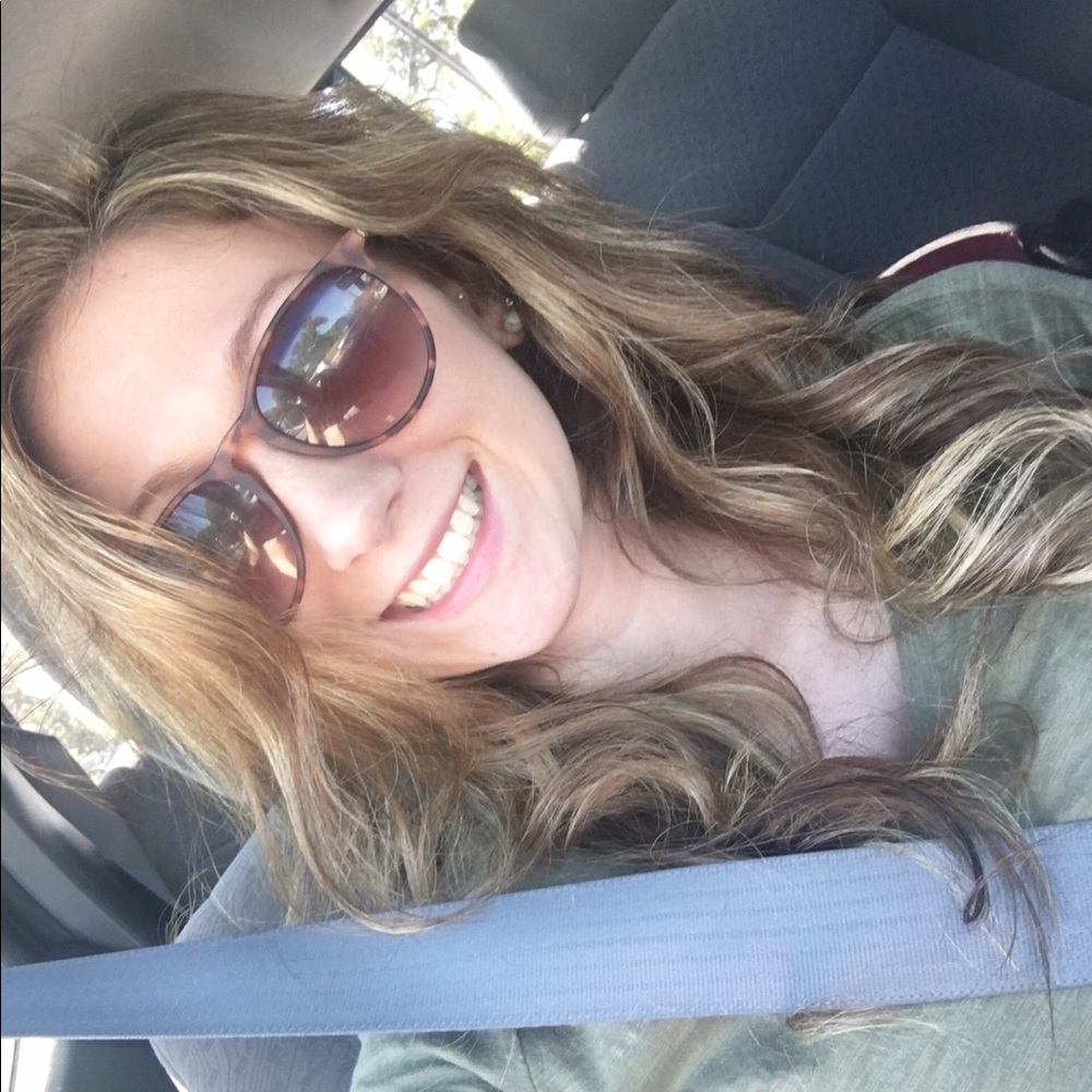 Meet your Posher, Danielle